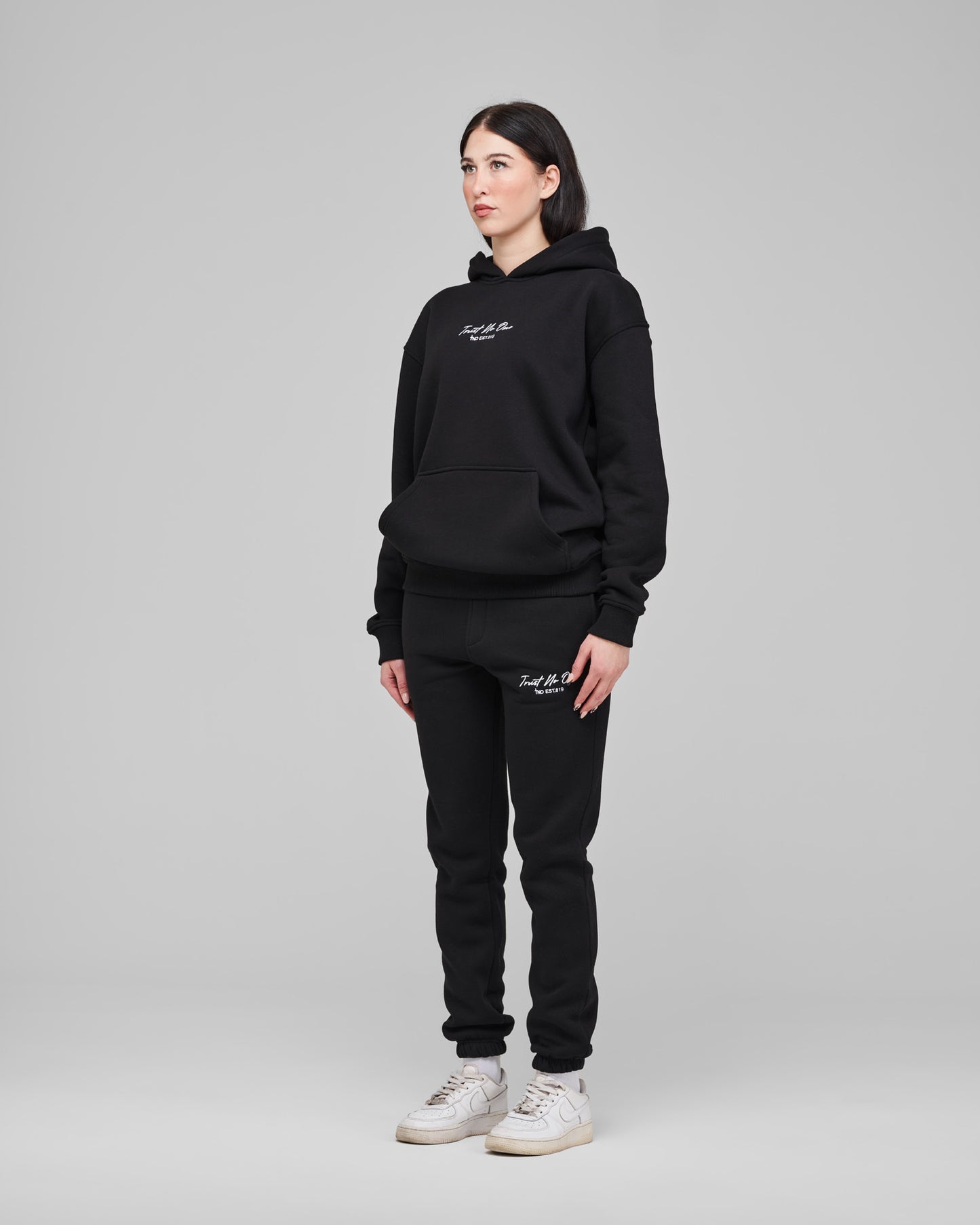 TNO Basic Hoodie | black